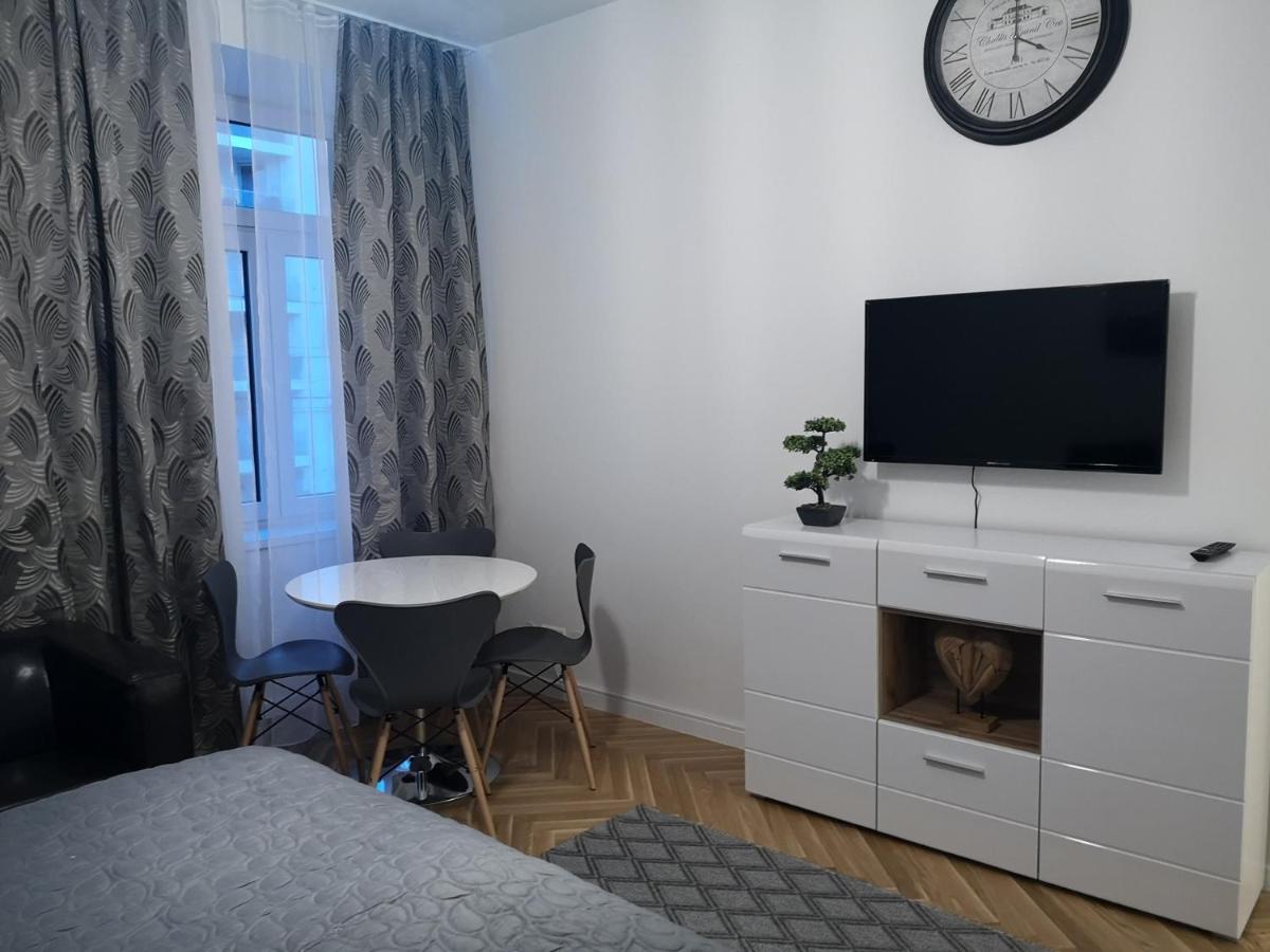 Angelika * Wien