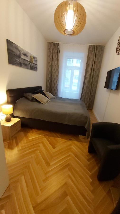 Angelika * Wien